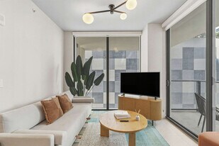 11 NE 6th St, Unit SI FL6-ID1471176P in Miami, FL - Building Photo