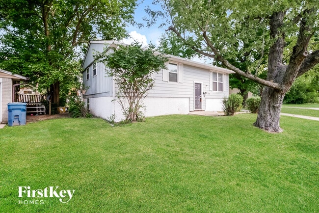 3820 N Lawndale Ave in Indianapolis, IN - Foto de edificio - Building Photo