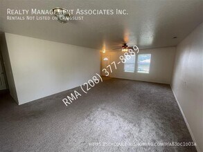 9611 W Idlewood Dr in Boise, ID - Building Photo - Building Photo