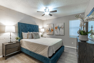 Paseo Apartments in Dallas, TX - Building Photo - Interior Photo