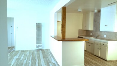 1150 Manhattan Beach Blvd in Manhattan Beach, CA - Building Photo - Building Photo