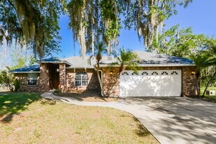 811 133rd St E in Bradenton, FL - Building Photo