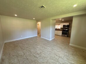 3020 Northgate Ave in Youngstown, OH - Foto de edificio - Building Photo