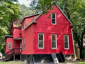 69 Summit St in Norwich, CT - Building Photo - Building Photo