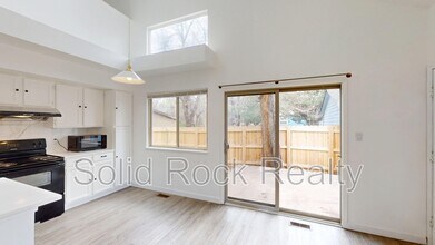 128 W Cheyenne Rd in Colorado Springs, CO - Building Photo - Building Photo