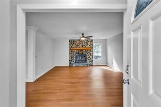 7515 Asbury Dr in Lithonia, GA - Foto de edificio - Building Photo