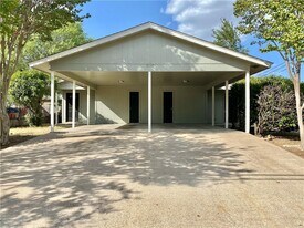 2110 Blue Meadow Dr in Austin, TX - Building Photo