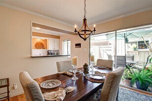 6332 Chevy Chase Dr in Houston, TX - Building Photo