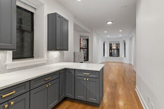 3517 N Reta Ave in Chicago, IL - Building Photo - Building Photo