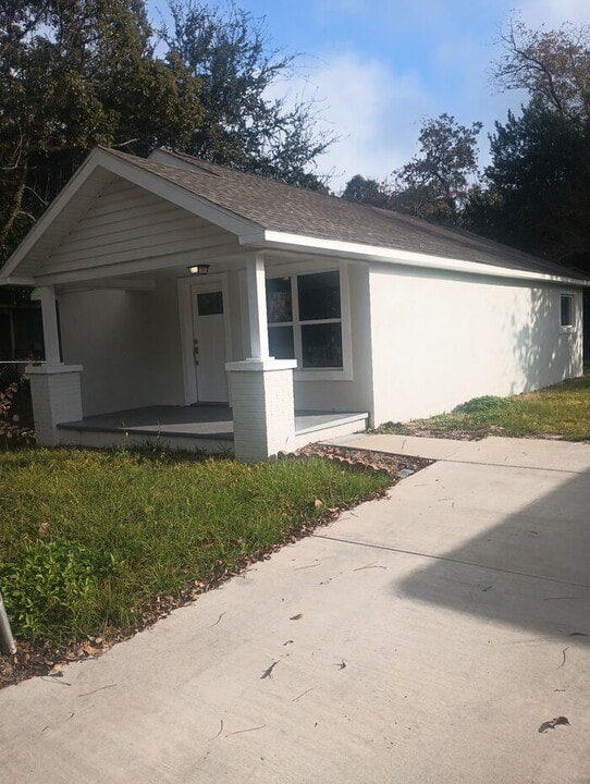 2908 N Roosevelt St in Pensacola, FL - Foto de edificio