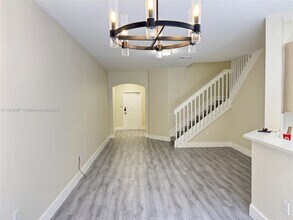 8246 NW 108th Ave in Doral, FL - Building Photo - Building Photo