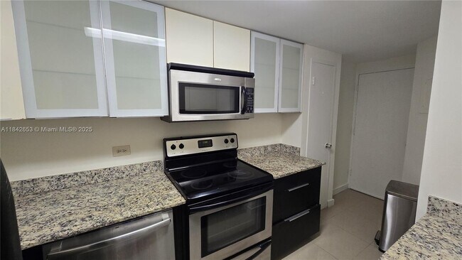 property at 999 Brickell Bay Dr