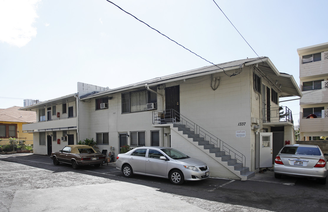 1337 Kaihee St in Honolulu, HI - Building Photo