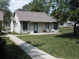 2004 E 7th St in Bloomington, IN - Building Photo