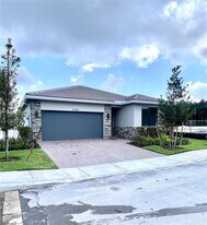 4784 SW 72nd Terrace in Davie, FL - Building Photo