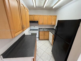 2917 Plunkett St in Hollywood, FL - Building Photo