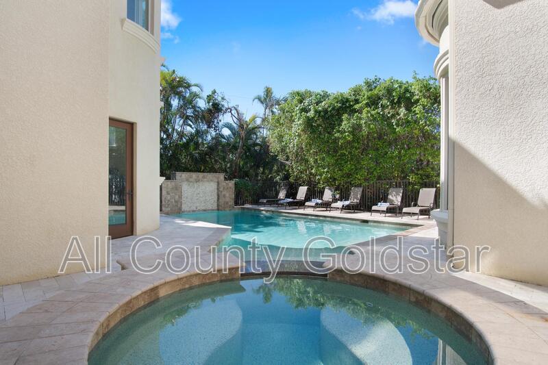 1412 Hemingway Pl in Naples, FL - Foto de edificio
