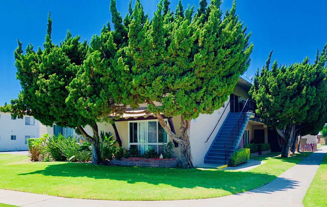 Shelley Apartments in Garden Grove, CA - Building Photo