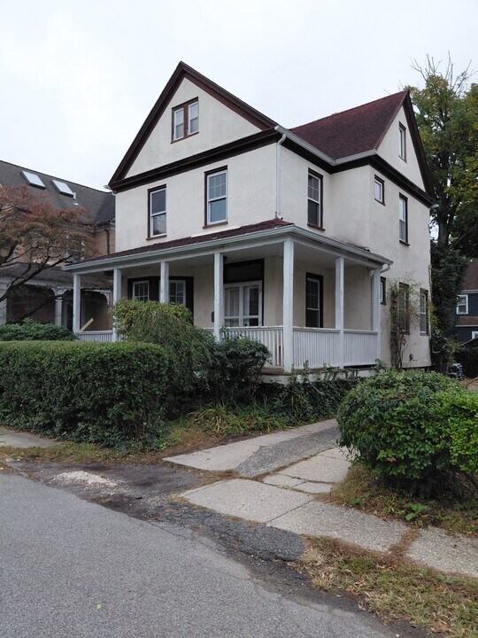 4 Edmarth Pl in Hastings On Hudson, NY - Foto de edificio