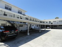 Beachside Apartments in Daytona Beach, FL - Foto de edificio - Building Photo