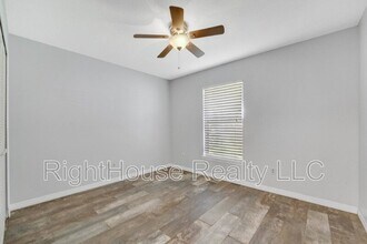 5329 Old Oak Tree Dr in Orlando, FL - Building Photo - Building Photo