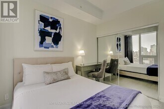 181 Dundas St E in Toronto, ON - Building Photo - Building Photo