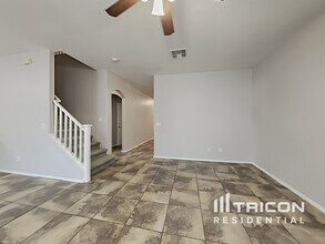 8423 W Hamster Ln in Tolleson, AZ - Foto de edificio - Building Photo