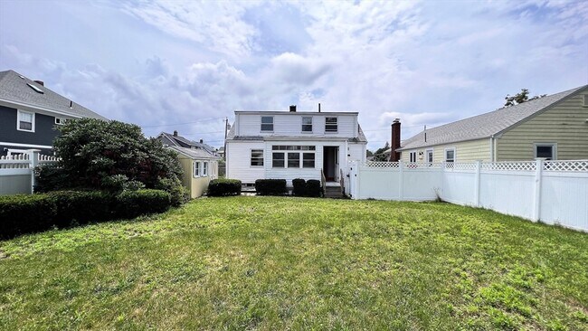 156 Squanto Rd in Quincy, MA - Building Photo - Building Photo