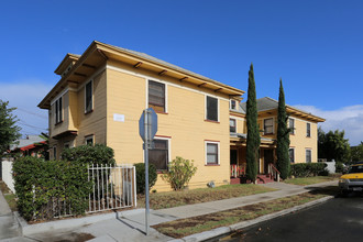 Julian Avenue Apartments in San Diego, CA - Foto de edificio - Primary Photo