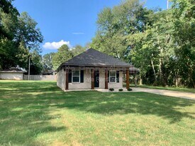 711 Hill Ave in Muscle Shoals, AL - Building Photo