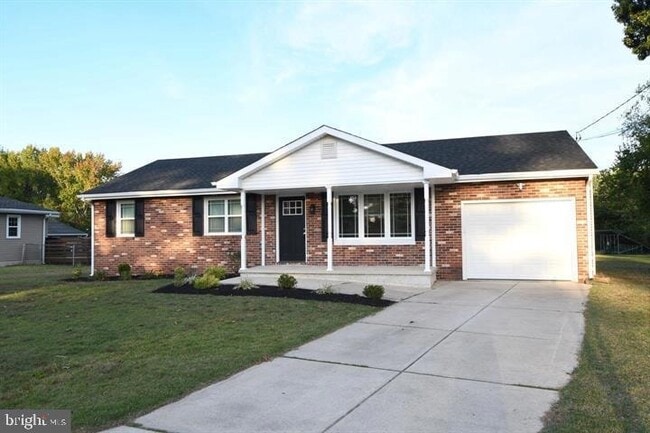 3 Helen Ave in Pedricktown, NJ - Foto de edificio - Building Photo