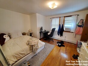 66 Brooks St, Unit 3 in Boston, MA - Building Photo - Building Photo