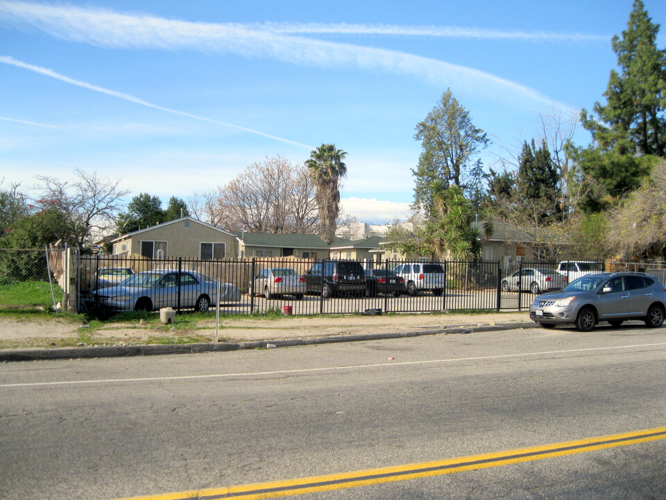 3036 N State St in Muscoy, CA - Foto de edificio