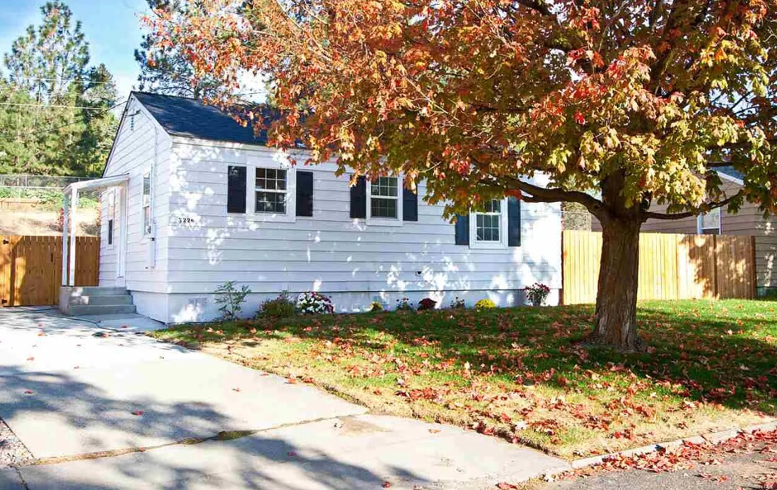 3226 W Trinity Cir in Spokane, WA - Building Photo