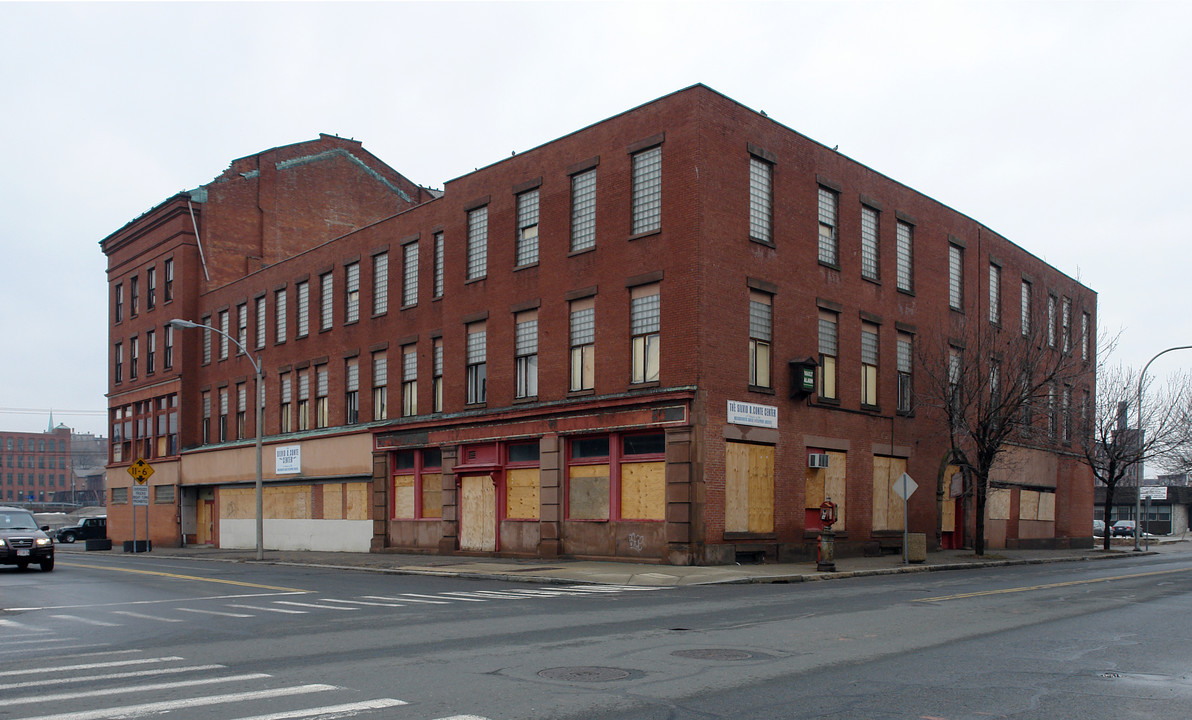 354-364 Dwight St in Holyoke, MA - Building Photo