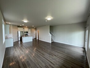 9016 W Winona Rd in Cheney, WA - Foto de edificio - Building Photo