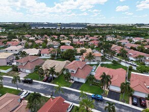 1421 NW 129th Ave in Sunrise, FL - Foto de edificio - Building Photo
