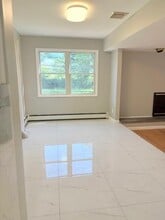 10 Elderwood Ln in Melville, NY - Building Photo - Building Photo