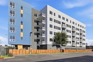 Dry Creek Crossing in Campbell, CA - Building Photo