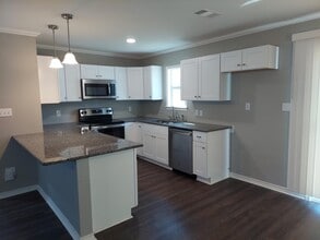 606 S Pierce St in Burnet, TX - Building Photo - Building Photo