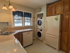 19 Craig St in Belleville, ON - Building Photo - Building Photo