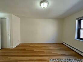 40 Harvard St, Unit 2 in Brookline, MA - Building Photo