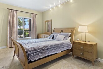 30 Strada Di Villaggio in Henderson, NV - Building Photo - Building Photo