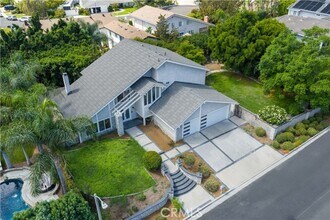 19402 Lemon Hill Dr in Santa Ana, CA - Building Photo - Building Photo