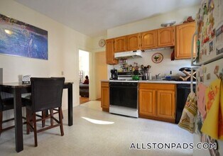 44 Easton St, Unit 2 in Boston, MA - Foto de edificio - Building Photo