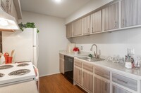 Farmington View Apartments - Farmington Hi... in Farmington Hills, MI - Building Photo - Building Photo