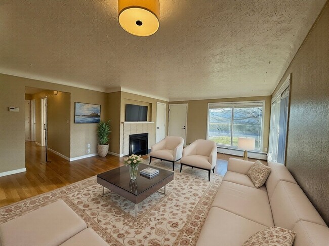 property at 1495 Lake Dr