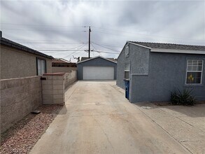 111 Dogwood St in Henderson, NV - Building Photo - Building Photo
