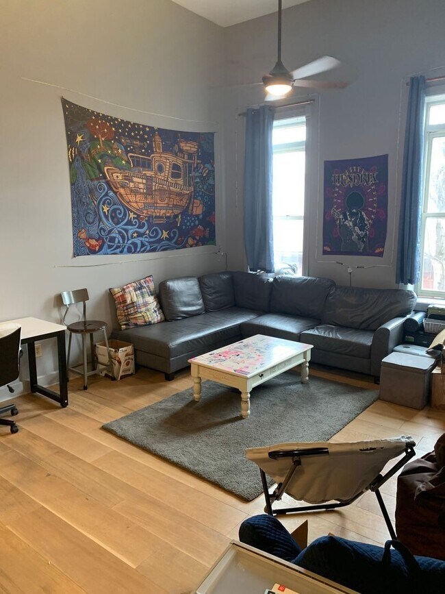 204 N Walnut St in Bloomington, IN - Building Photo - Building Photo