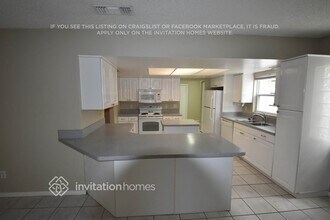 4639 River Overlook Dr in Valrico, FL - Foto de edificio - Building Photo